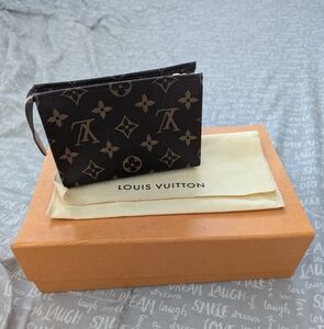 Louis Vuitton Toiletry 15
